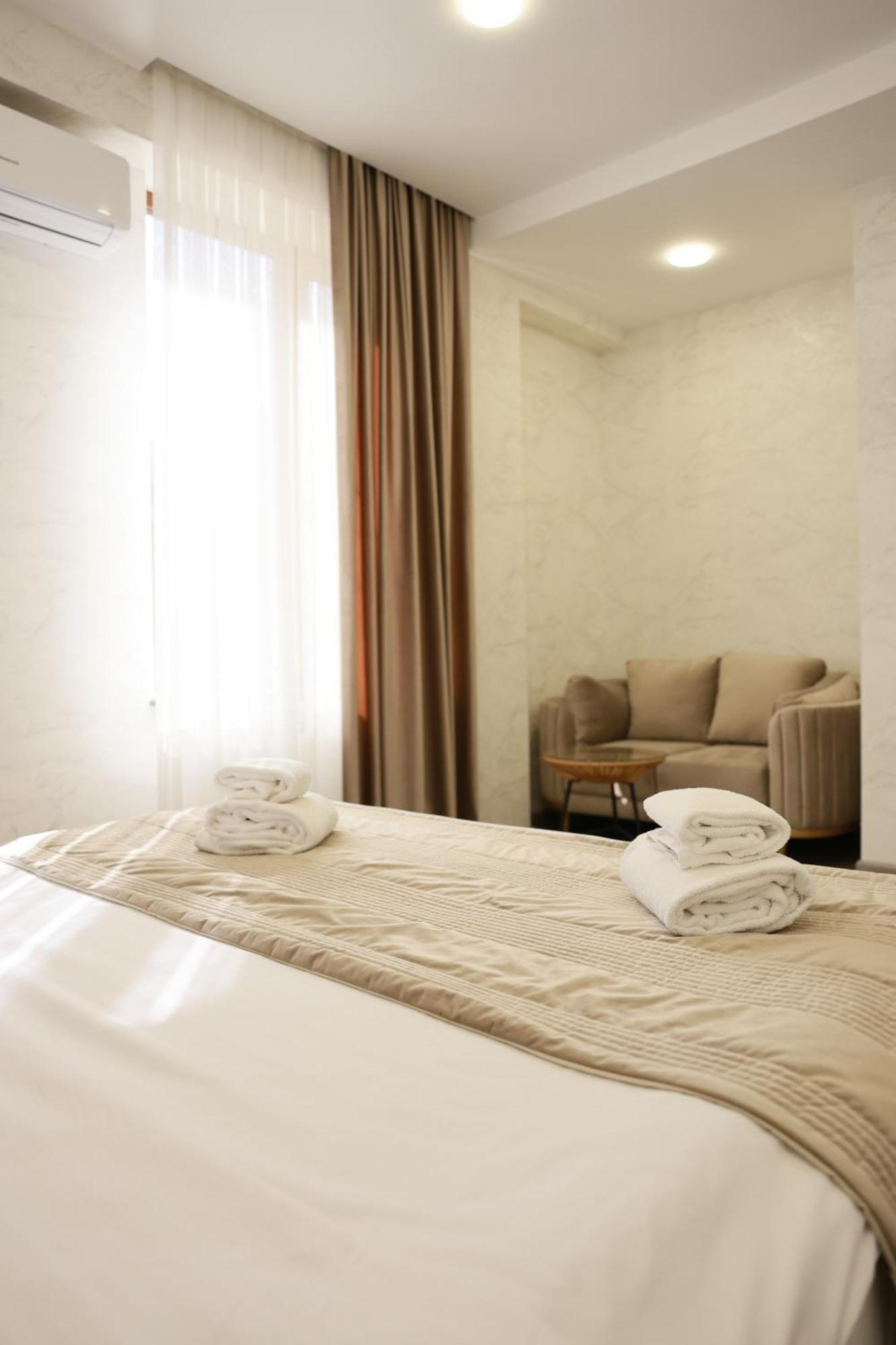 Royal Renaissance Hotel Yerevan Bilik gambar
