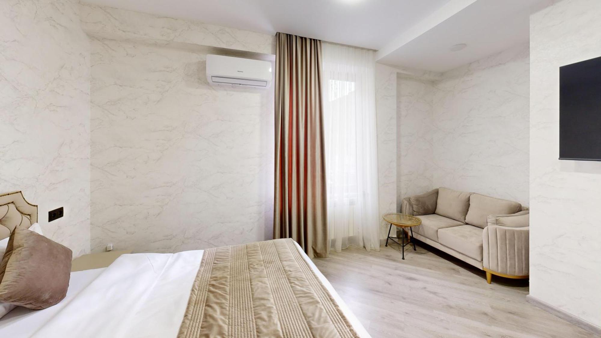 Royal Renaissance Hotel Yerevan Luaran gambar